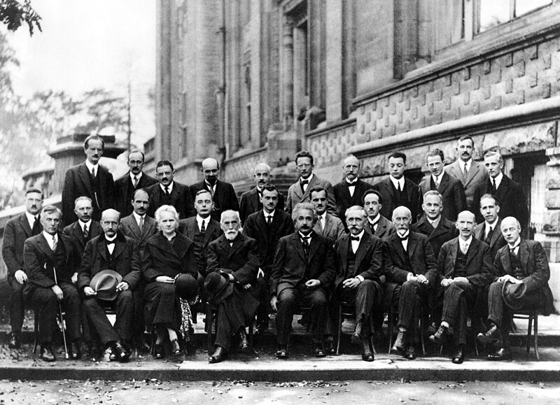 800px-Solvay_conference_1927.jpg