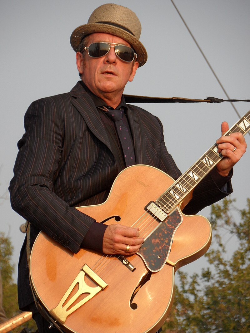 800px-Elvis_Costello_2012.JPG