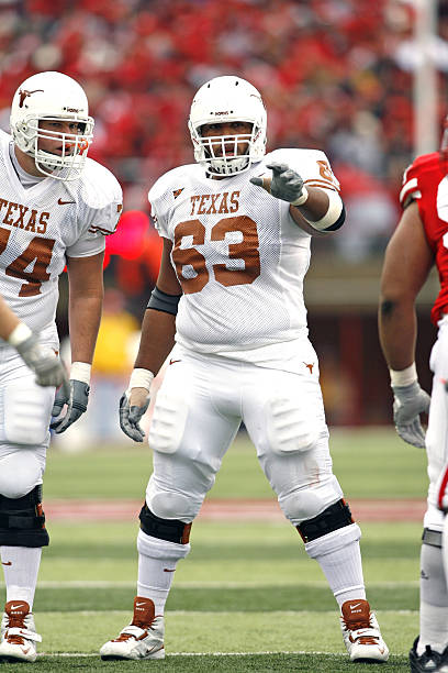 texas-guard-justin-blalock-during-action-between-the-texas-longhorns-picture-id121576429