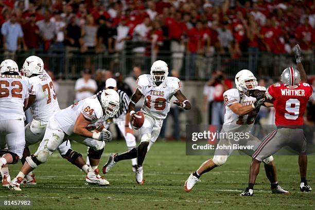 texas-qb-vince-young-in-action-vs-ohio-state-columbus-oh-9-10-2005.jpg