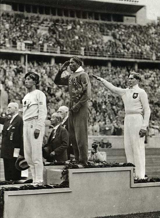 JesseOwens_1936Olympics44.jpg