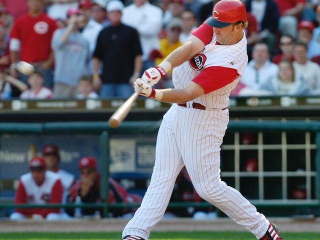 WCPO_Adam_Dunn_at_bat_1436787442673_21301390_ver1.0_640_480.jpg