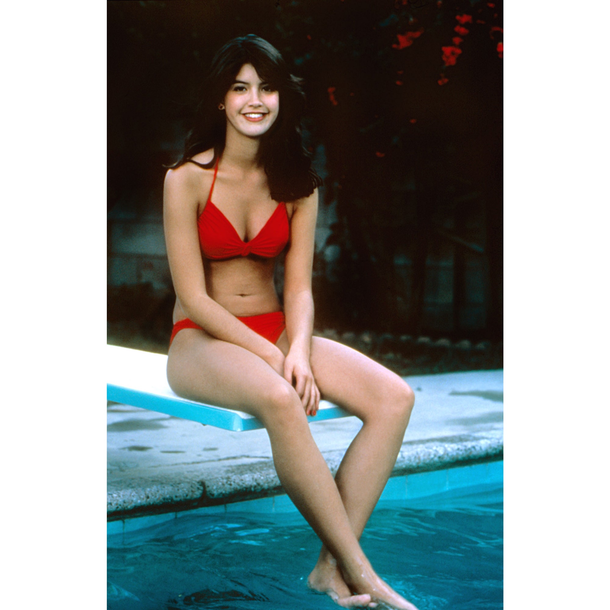 phoebe-cates-bikini.jpg