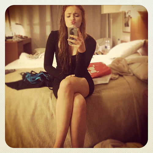 post-30510-Sophie-Turner-hot-selfie-Littl-ecMH.jpeg